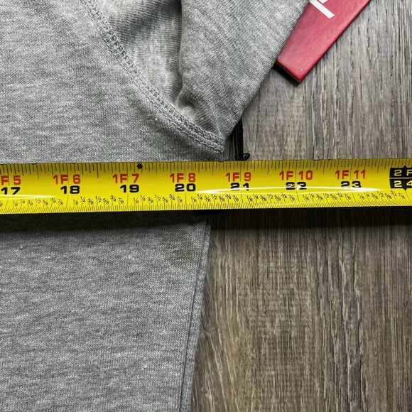 TB12 Sweatshirt Mens S Small Gray Pullover Athletic Sweater Tom Brady Adult - Picture 9 of 13